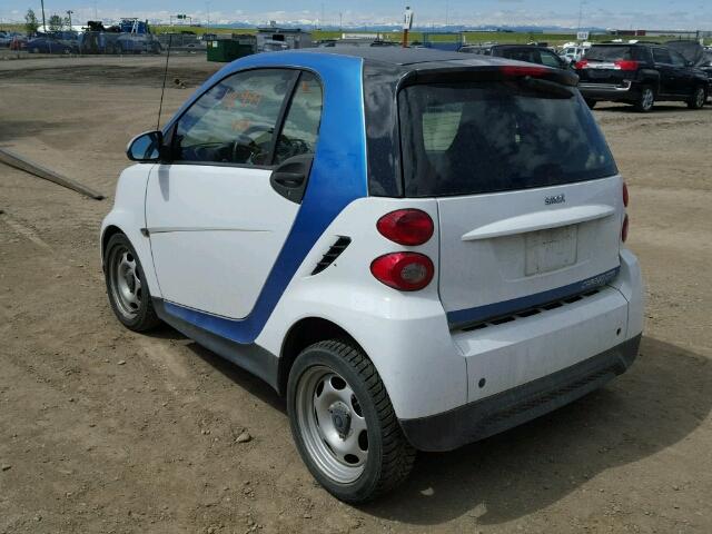 WMEEJ3BA3DK643996 - 2013 SMART FORTWO WHITE photo 3