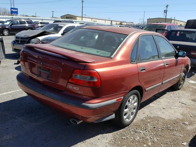 YV1VS2552YF536824 - 2000 VOLVO S40 RED photo 4