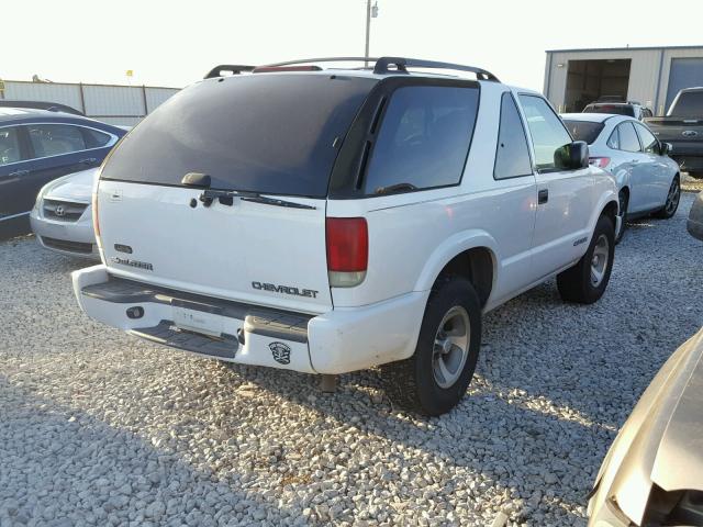 1GNCS18W32K139611 - 2002 CHEVROLET BLAZER WHITE photo 4