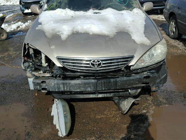 4T1BE32KX6U141407 - 2006 TOYOTA CAMRY LE GOLD photo 9