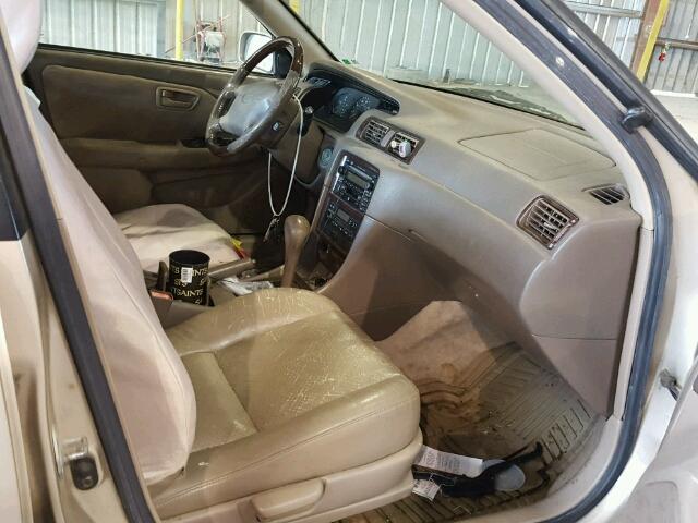 JT2BF22K110333979 - 2001 TOYOTA CAMRY CE/L TAN photo 4