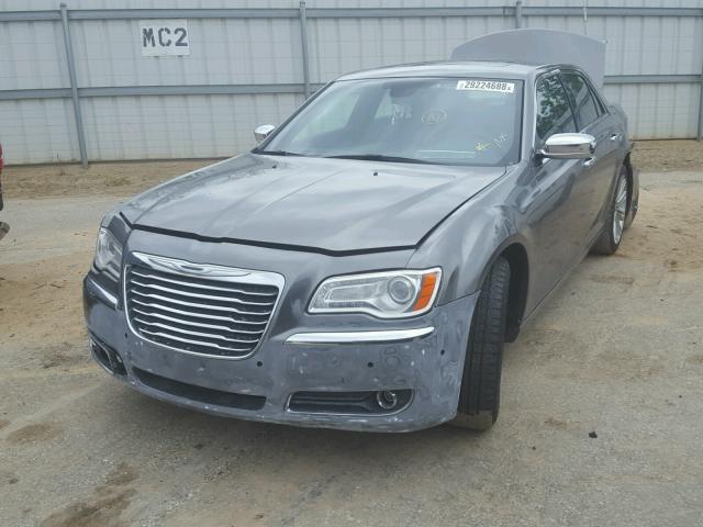 2C3CA5CG4BH557867 - 2011 CHRYSLER 300 LIMITE GRAY photo 2