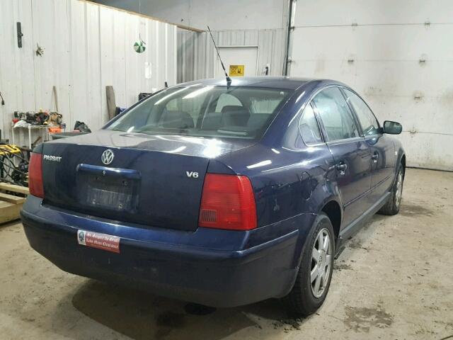 WVWMD23B7YP346807 - 2000 VOLKSWAGEN PASSAT GLS BLUE photo 4