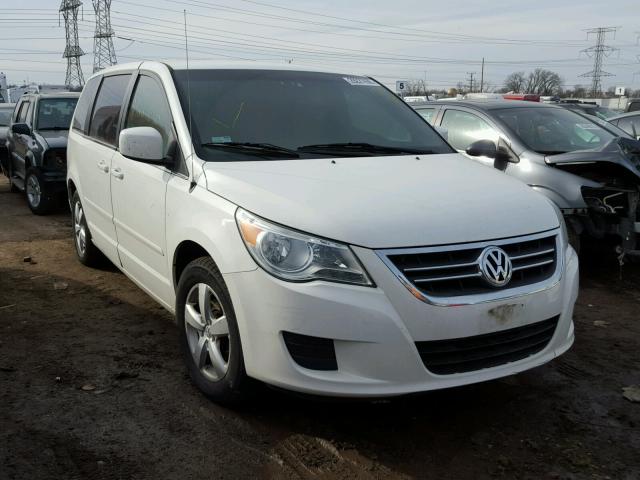 2V4RW3D14AR195379 - 2010 VOLKSWAGEN ROUTAN SE WHITE photo 1