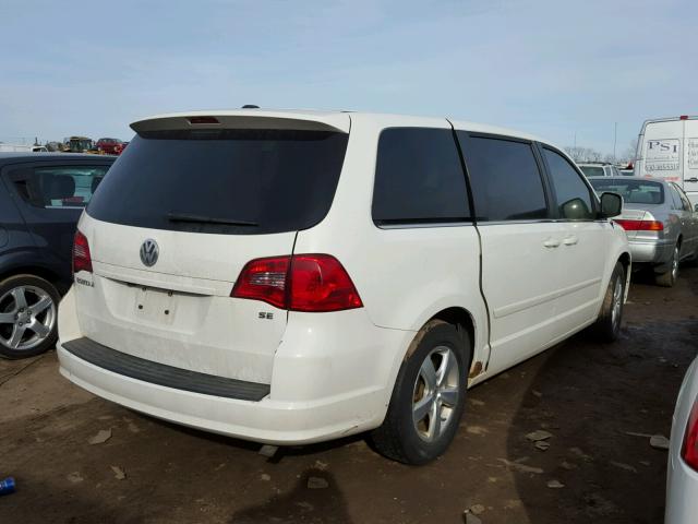 2V4RW3D14AR195379 - 2010 VOLKSWAGEN ROUTAN SE WHITE photo 4