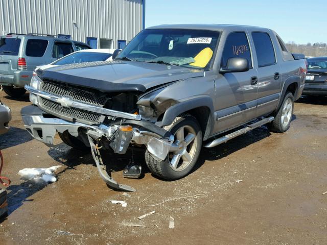 3GNEK13T13G284712 - 2003 CHEVROLET AVALANCHE SILVER photo 2