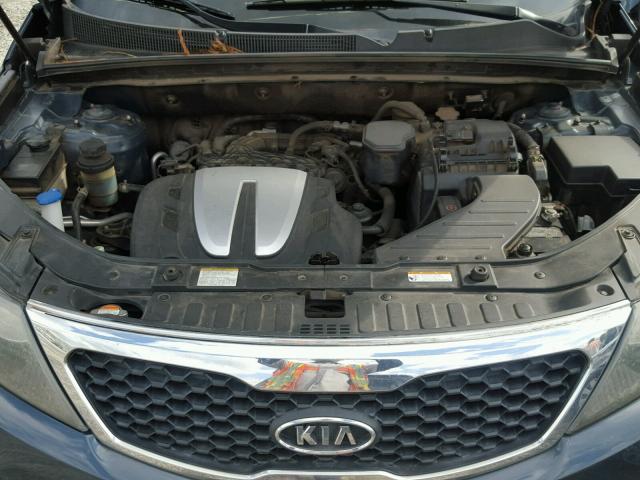 5XYKT4A27BG117157 - 2011 KIA SORENTO BA BLUE photo 7