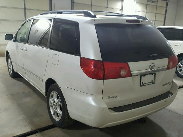 5TDBA22C96S076735 - 2006 TOYOTA SIENNA XLE WHITE photo 3