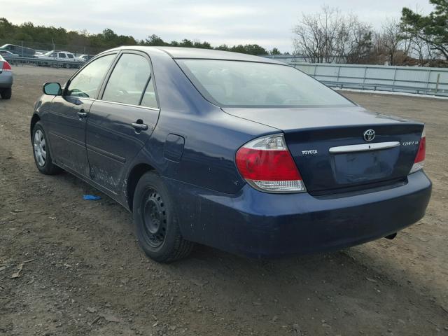 4T1BE32K25U103524 - 2005 TOYOTA CAMRY LE BLUE photo 3