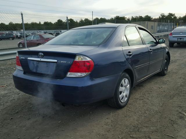 4T1BE32K25U103524 - 2005 TOYOTA CAMRY LE BLUE photo 4