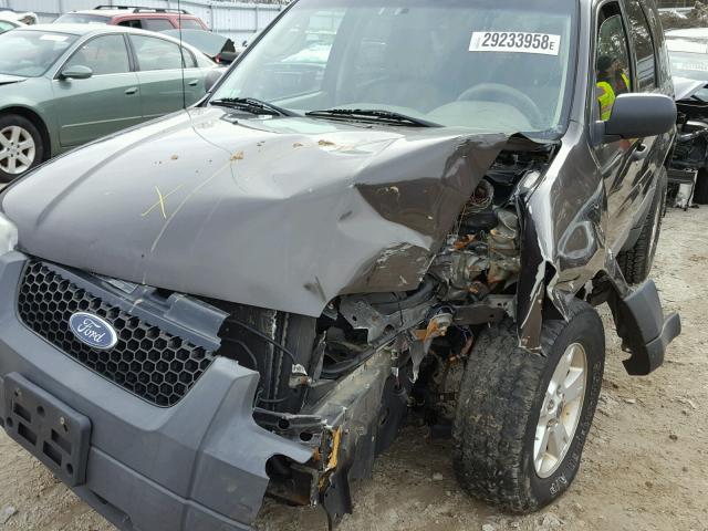 1FMCU93157KB43627 - 2007 FORD ESCAPE XLT GRAY photo 9