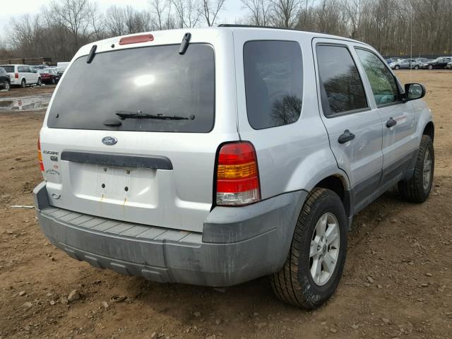 1FMYU93105KA48010 - 2005 FORD ESCAPE XLT SILVER photo 4