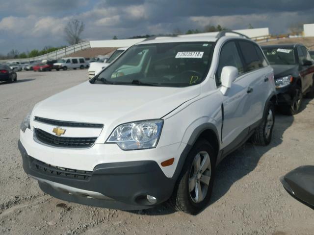 3GNAL2EK5CS595157 - 2012 CHEVROLET CAPTIVA SP WHITE photo 2