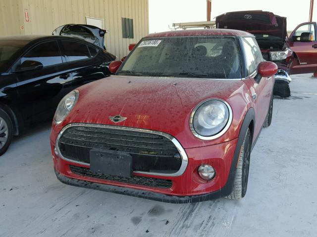 WMWXP5C58J2G62137 - 2018 MINI COOPER RED photo 2