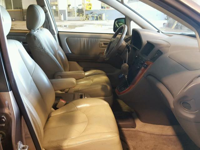 JT6HF10U1X0050529 - 1999 LEXUS RX 300 BROWN photo 5