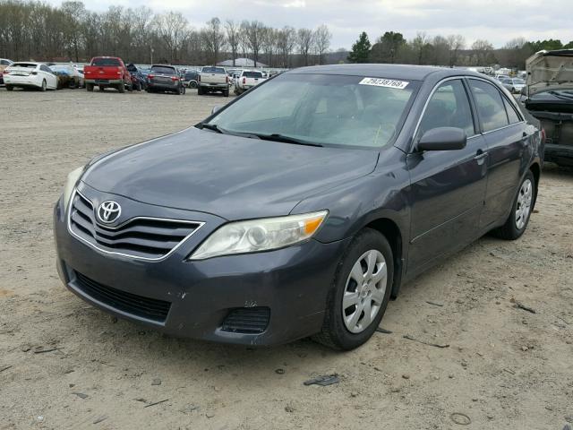 4T1BF3EK2BU609276 - 2011 TOYOTA CAMRY BASE GRAY photo 2