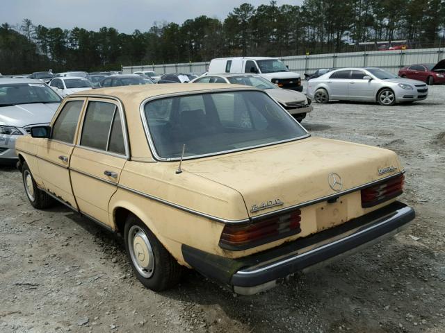 WDB12312312202206 - 1981 MERCEDES-BENZ 240 YELLOW photo 3