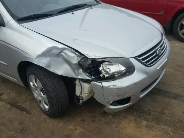 KNAFE221695629434 - 2009 KIA SPECTRA EX SILVER photo 9