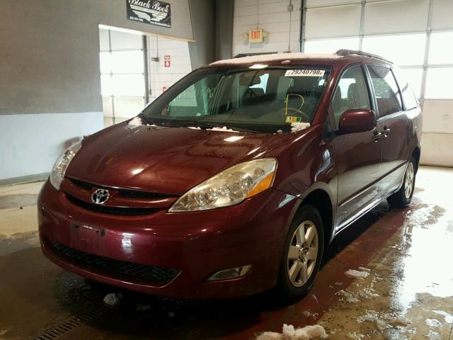 5TDZA22C96S454258 - 2006 TOYOTA SIENNA XLE RED photo 2