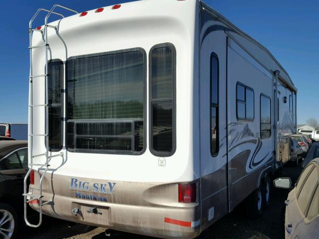 4YDF367204D510484 - 2004 KEYSTONE MONTANA WHITE photo 4