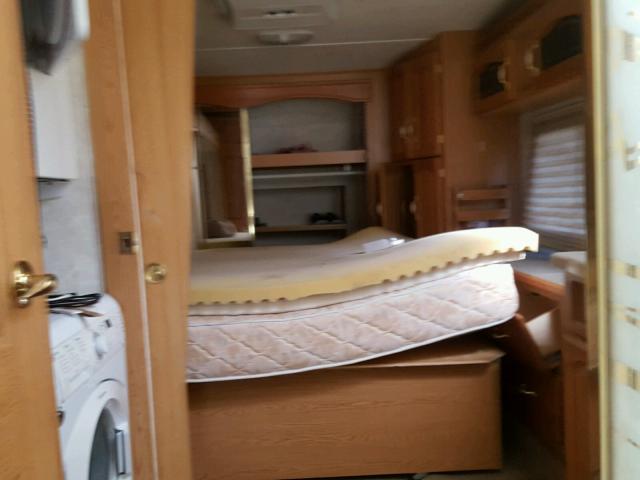 4YDF367204D510484 - 2004 KEYSTONE MONTANA WHITE photo 7