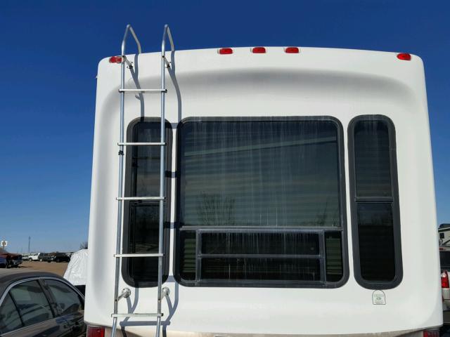 4YDF367204D510484 - 2004 KEYSTONE MONTANA WHITE photo 9