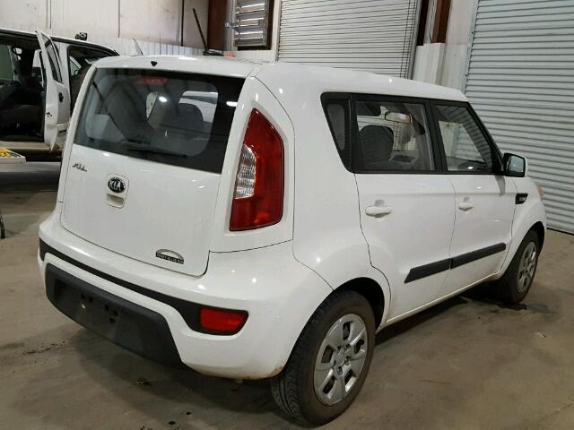 KNDJT2A58D7520171 - 2013 KIA SOUL WHITE photo 4