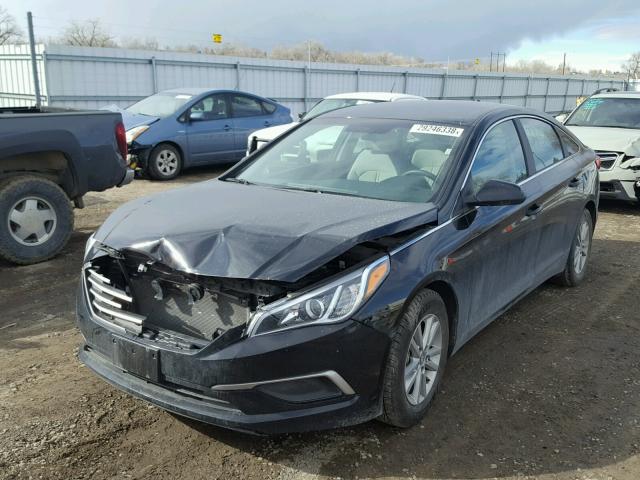 5NPE24AF9HH528581 - 2017 HYUNDAI SONATA SE BLACK photo 2