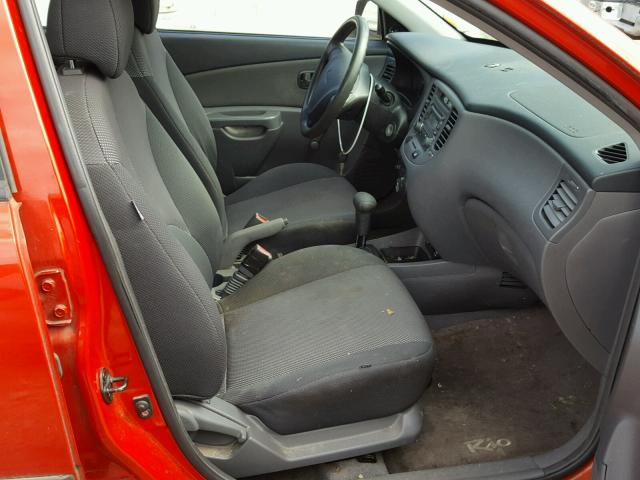 KNADE123366078761 - 2006 KIA RIO RED photo 5