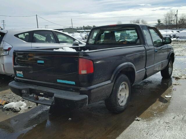 1GTCS19X5W8503014 - 1998 GMC SONOMA BLACK photo 4