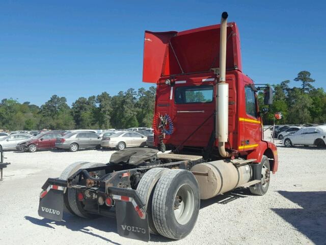 4V4M19GH25N379726 - 2005 VOLVO VN VNM RED photo 4