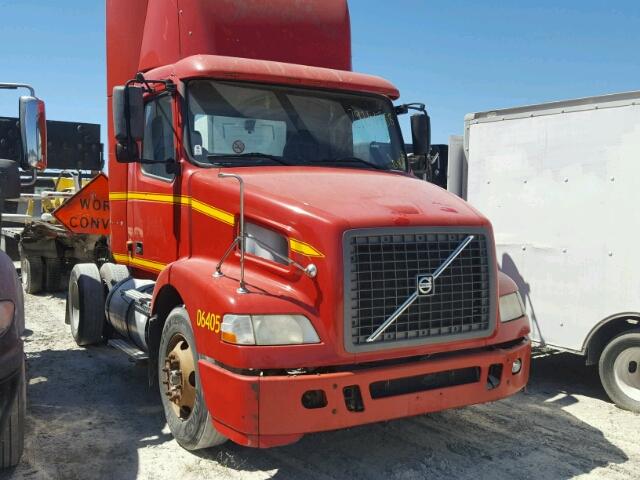 4V4M19GH46N399350 - 2006 VOLVO VN VNM RED photo 1