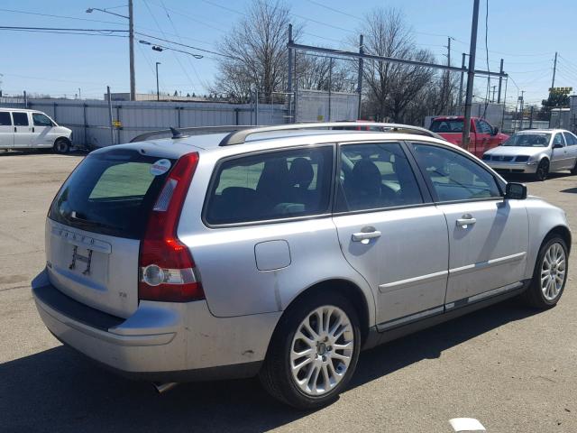 YV1MW682052041680 - 2005 VOLVO V50 T5 SILVER photo 10