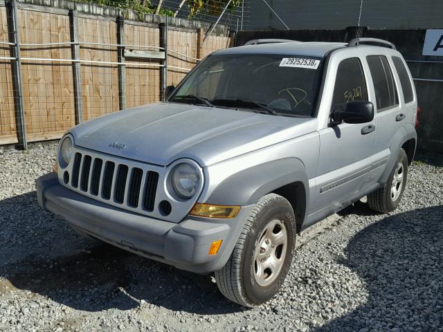 1J4GK48KX5W620567 - 2005 JEEP LIBERTY SP SILVER photo 2