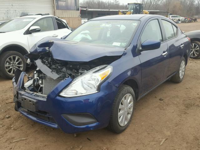 3N1CN7AP5JL828510 - 2018 NISSAN VERSA S BLUE photo 2