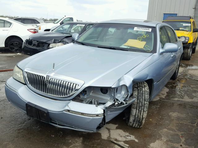 1LNHM82V66Y648740 - 2006 LINCOLN TOWN CAR S BLUE photo 2