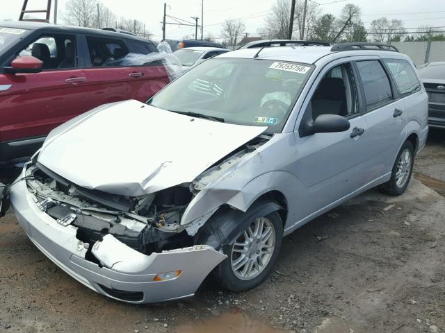 1FAHP36N97W165786 - 2007 FORD FOCUS ZXW SILVER photo 2