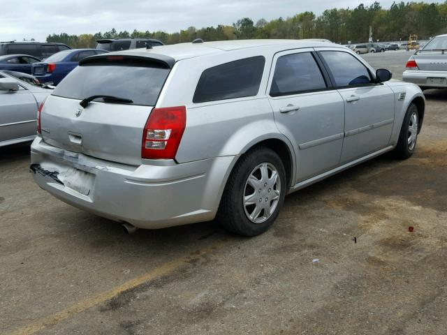 2D4FV48T75H531171 - 2005 DODGE MAGNUM SE SILVER photo 4