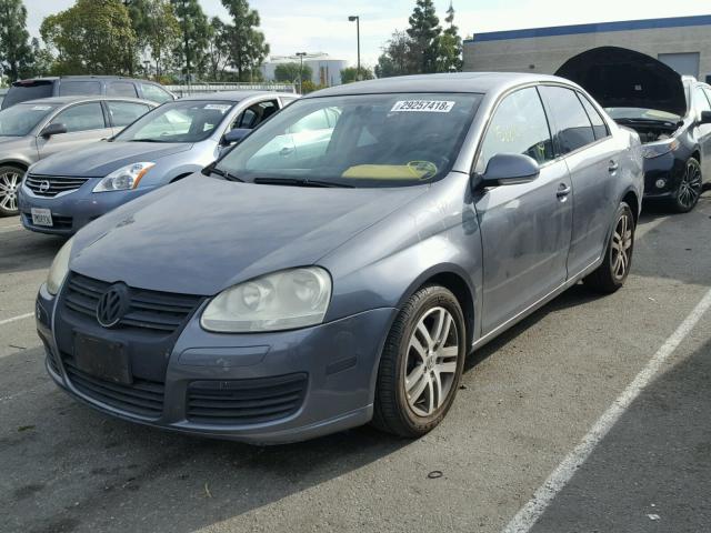 3VWSG71K56M798236 - 2006 VOLKSWAGEN JETTA 2.5 GRAY photo 2