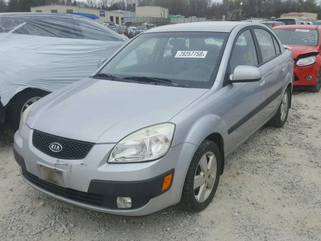 KNADE223296524702 - 2009 KIA RIO BASE SILVER photo 2