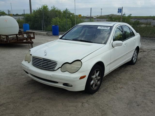 WDBRF61J14E016084 - 2004 MERCEDES-BENZ C 240 WHITE photo 2