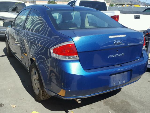 1FAHP32N98W186323 - 2008 FORD FOCUS S/SE BLUE photo 3