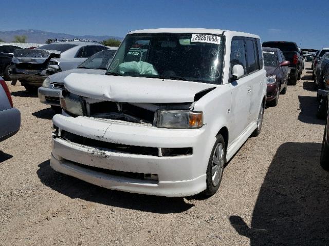 JTLKT324850198405 - 2005 TOYOTA SCION XB WHITE photo 2
