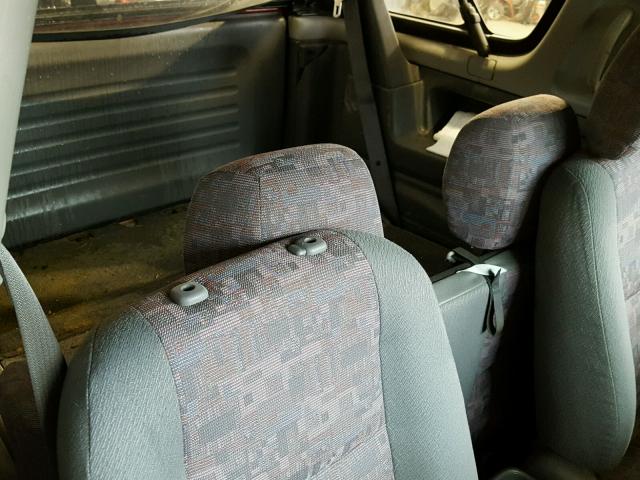 2CNBJ18CXY6919299 - 2000 CHEVROLET TRACKER MAROON photo 6