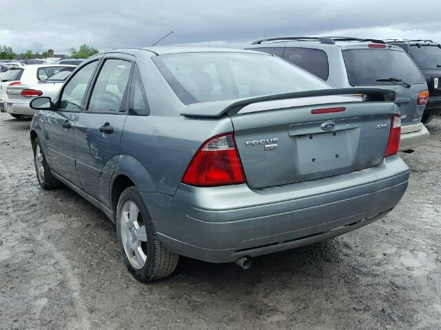 1FAFP34NX6W140310 - 2006 FORD FOCUS ZX4 GRAY photo 3