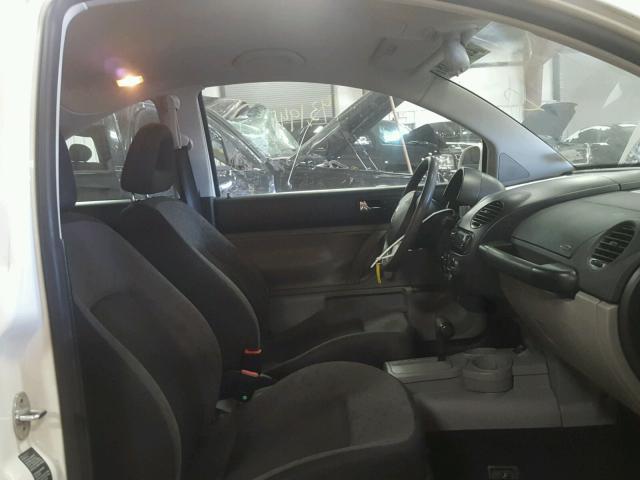 3VWBB21C72M419208 - 2002 VOLKSWAGEN NEW BEETLE 白色 照片 5