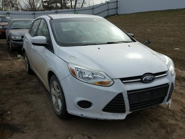 1FAHP3F25CL318214 - 2012 FORD FOCUS SE WHITE photo 1