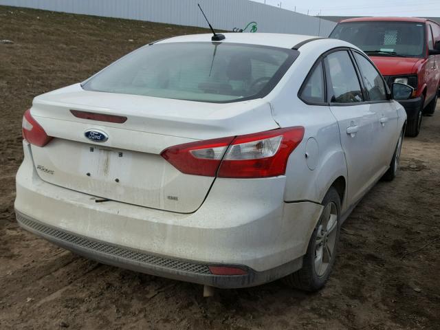 1FAHP3F25CL318214 - 2012 FORD FOCUS SE WHITE photo 4