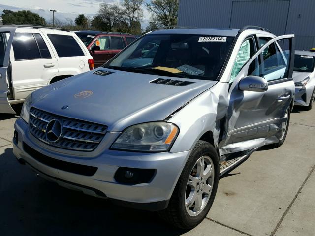 4JGBB86E98A366562 - 2008 MERCEDES-BENZ ML 350 SILVER photo 2