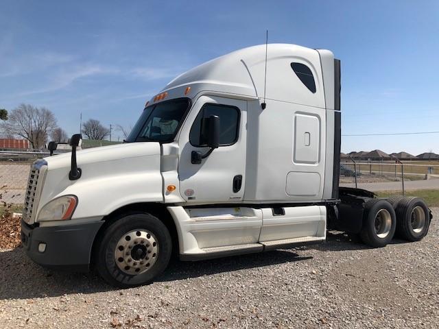 1FUJGLDR7CSBK1221 - 2012 FREIGHTLINER CASCADIA 1 WHITE photo 1